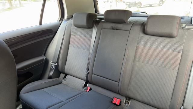Volkswagen Golf image 5