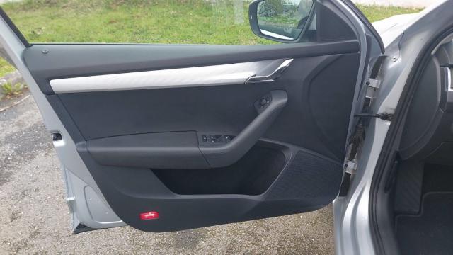 Skoda Octavia image 2
