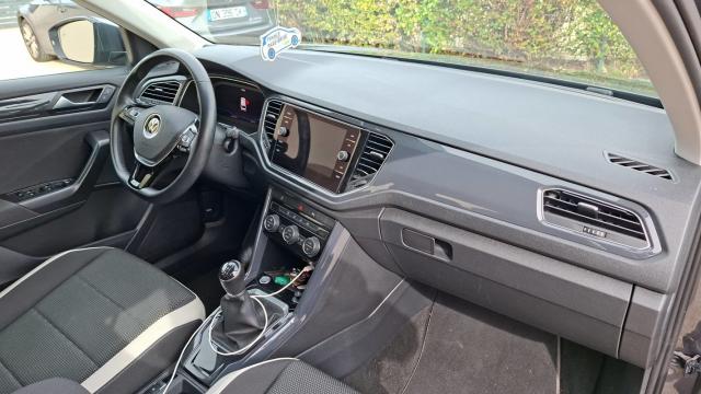 Volkswagen T-Roc image 3