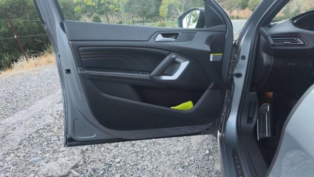 Peugeot 308 image 2