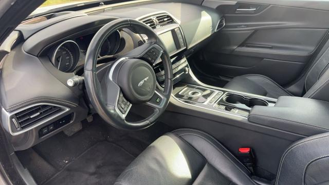 Jaguar Xe image 6
