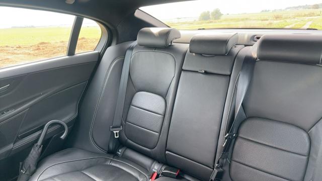 Jaguar Xe image 5