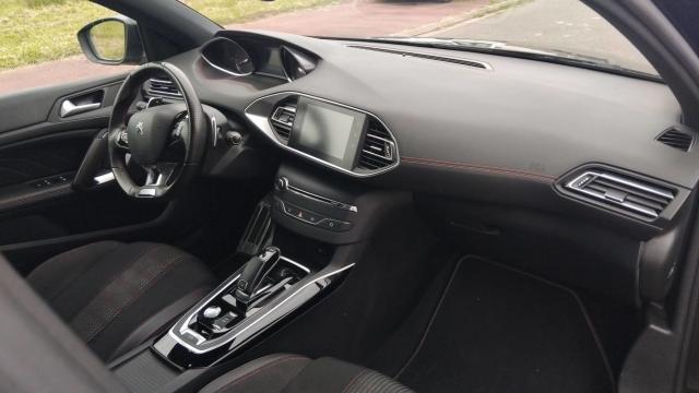 Peugeot 308 image 2
