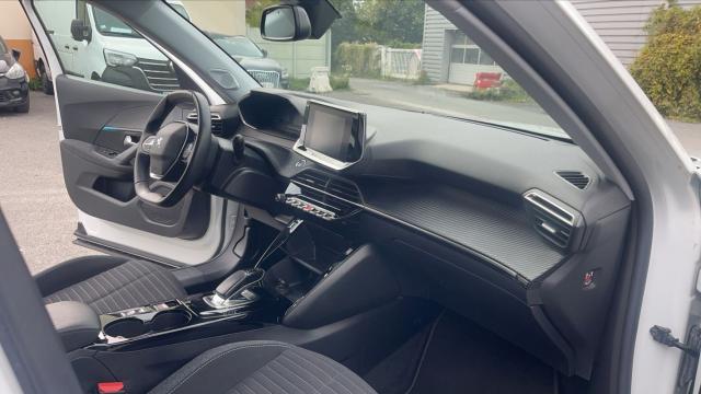 Peugeot 2008 image 3