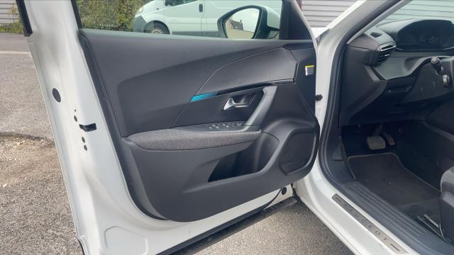 Peugeot 2008 image 2