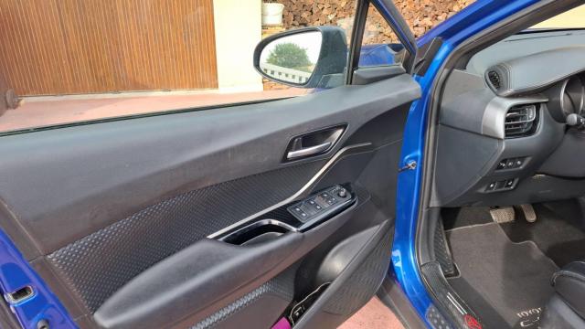 Toyota C-Hr image 4