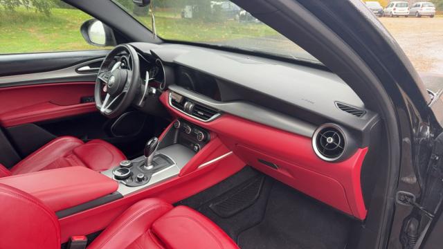 Alfa Romeo Stelvio image 4