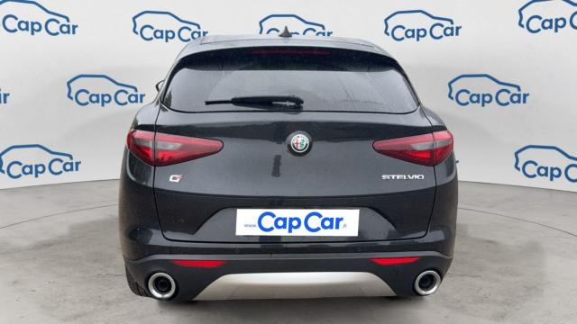 Alfa Romeo Stelvio image 1