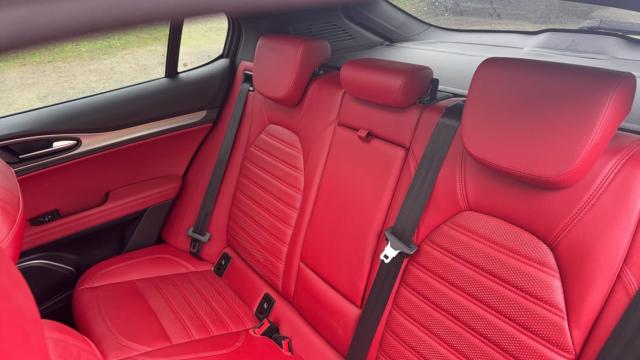 Alfa Romeo Stelvio image 2
