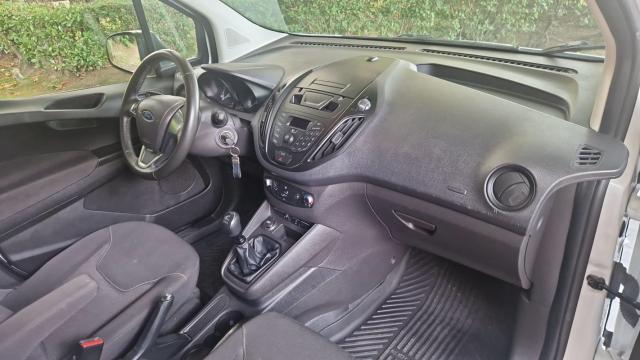 Ford Transit Courier image 6