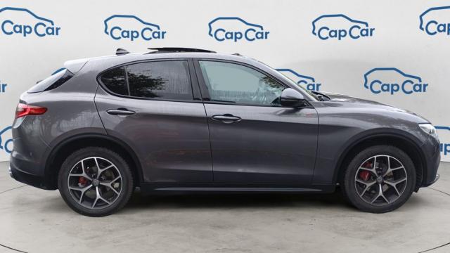 Alfa Romeo Stelvio image 2