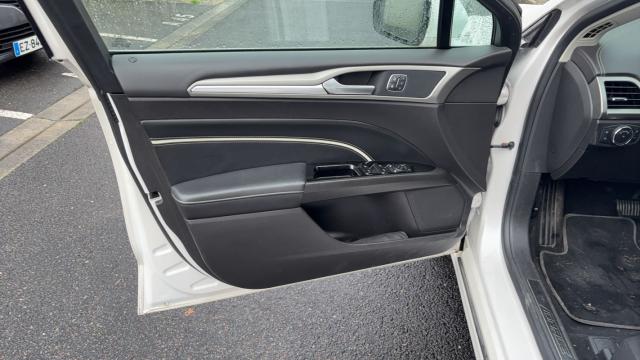 Ford Mondeo image 2