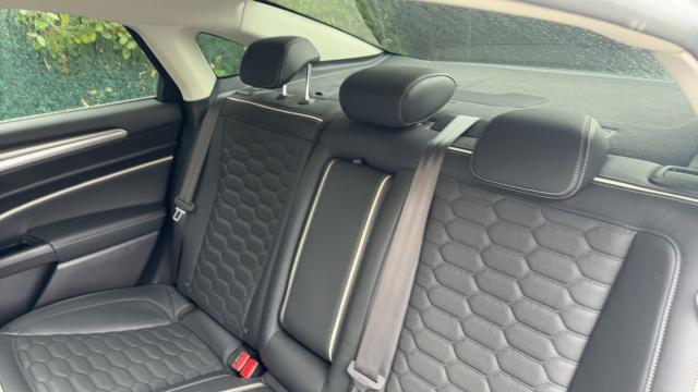 Ford Mondeo image 1
