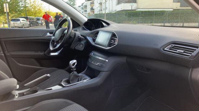 Peugeot 308 image 2