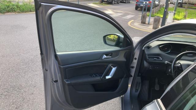 Peugeot 308 image 8
