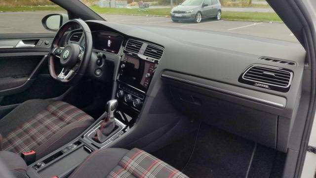 Volkswagen Golf image 8