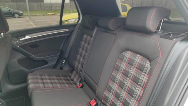 Volkswagen Golf image 4