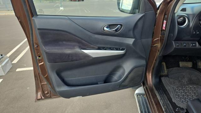 Nissan Navara image 9