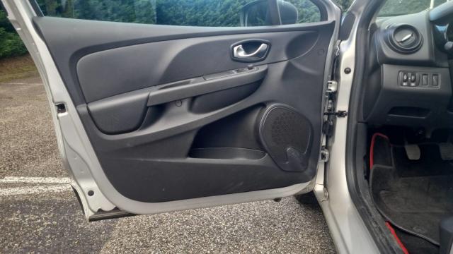 Renault Clio image 9