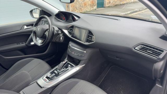 Peugeot 308 image 2