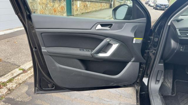 Peugeot 308 image 8
