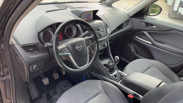 Opel Zafira Tourer image 2