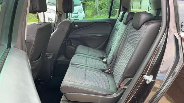 Opel Zafira Tourer image 3