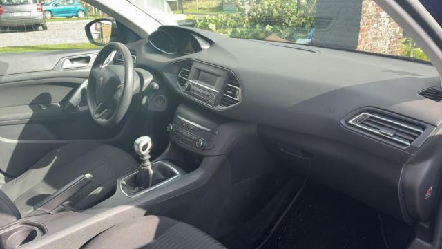 Peugeot 308 image 9
