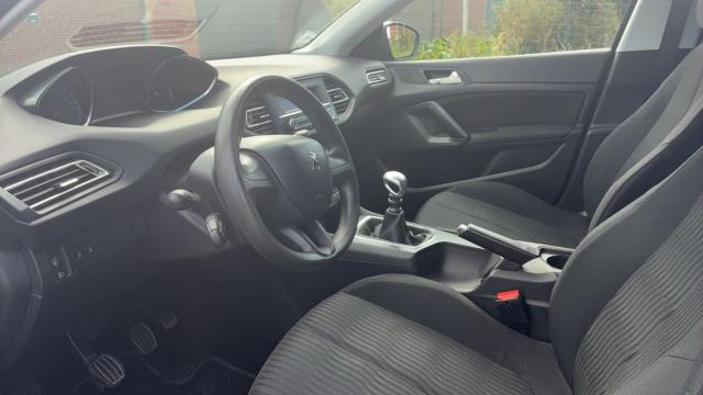 Peugeot 308 image 1