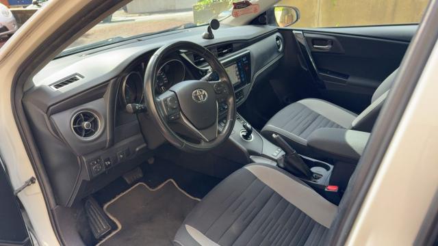 Toyota Auris image 7