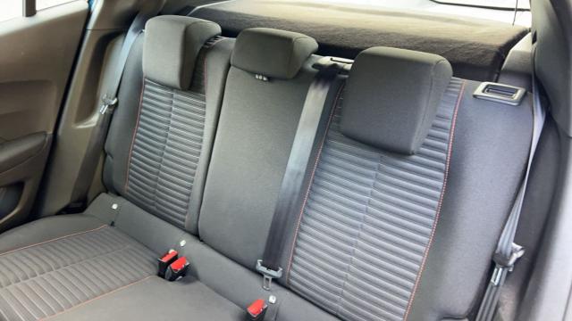 Peugeot 2008 image 6