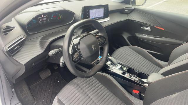 Peugeot 208 image 2