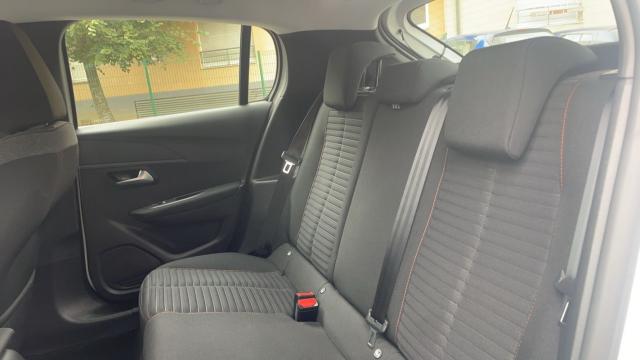 Peugeot 208 image 7