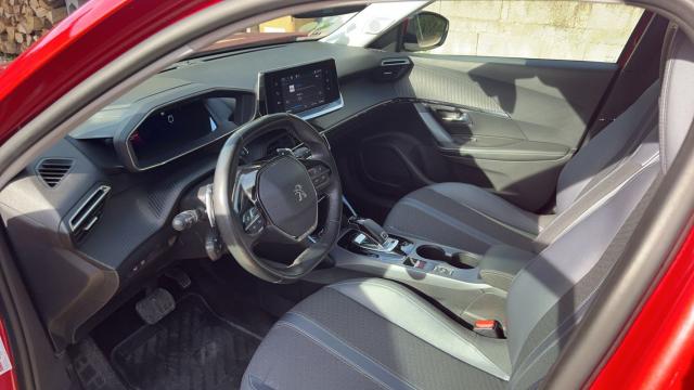 Peugeot 2008 image 2
