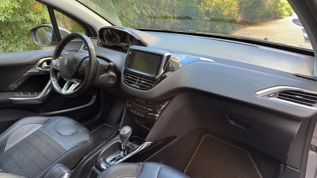 Peugeot 2008 image 2