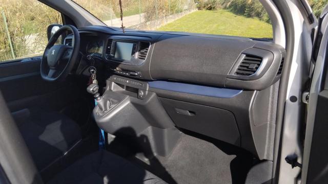 Peugeot Traveller image 6