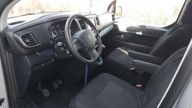 Peugeot Traveller image 3