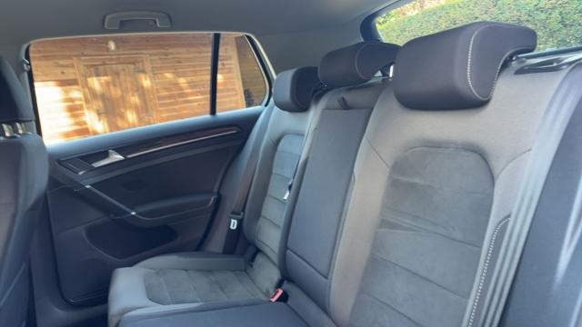Volkswagen Golf image 6