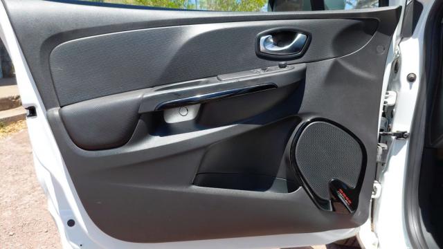 Renault Clio image 8