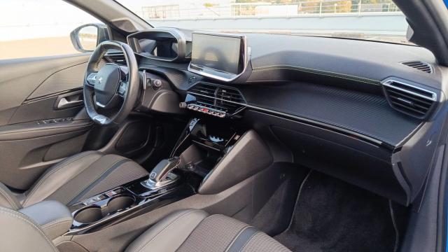 Peugeot 208 image 7