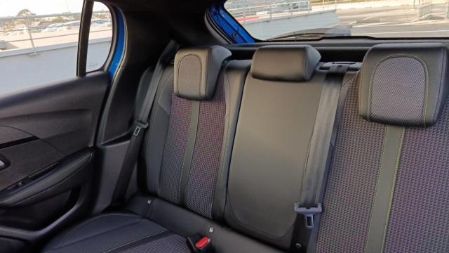 Peugeot 208 image 8