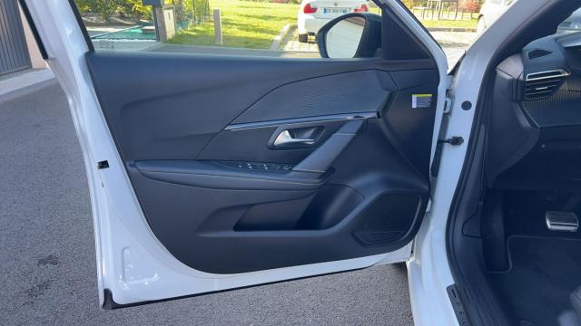Peugeot 208 image 5