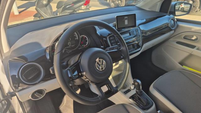 Volkswagen Up! image 4