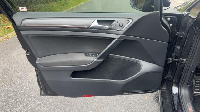 Volkswagen Golf image 8
