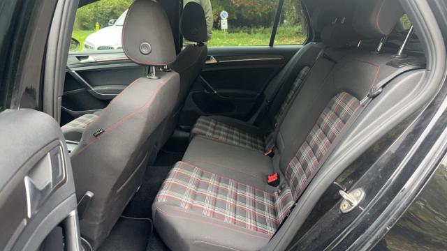 Volkswagen Golf image 9