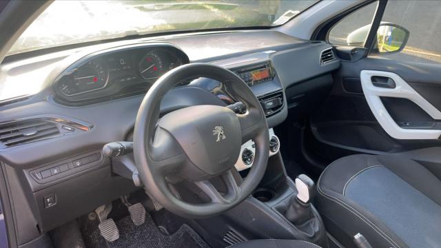 Peugeot 208 image 7
