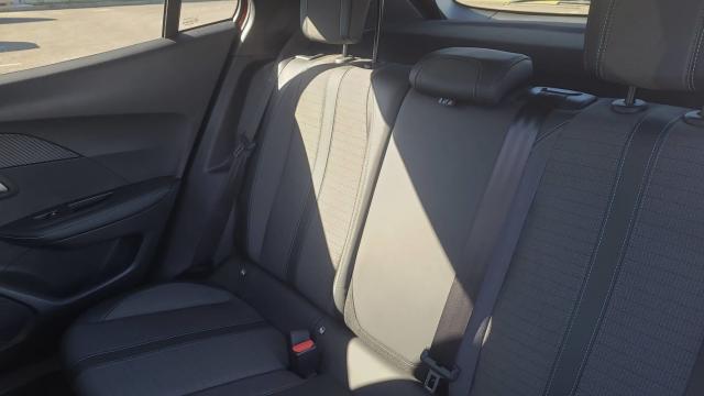 Peugeot 2008 image 7