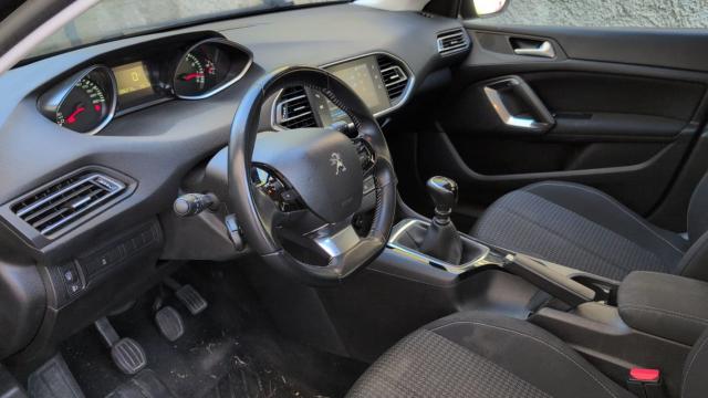 Peugeot 308 image 6