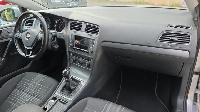 Volkswagen Golf image 9