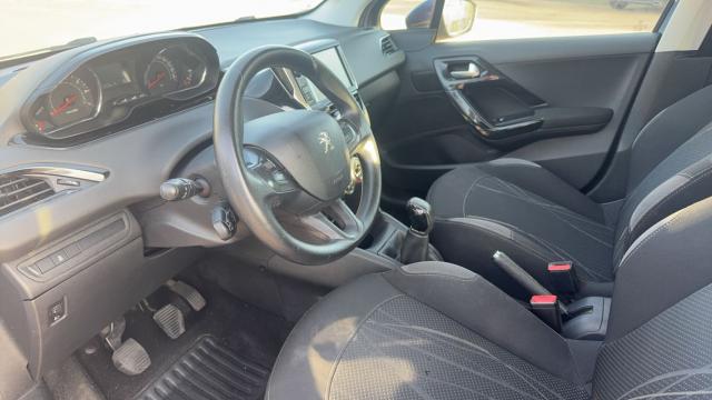 Peugeot 208 image 2
